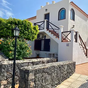 https://juangys-apartments-in-las-adelfas-golf-del-sur.in-canary-islands.com